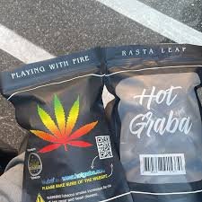 RASTA LEAF HOT GRABBA